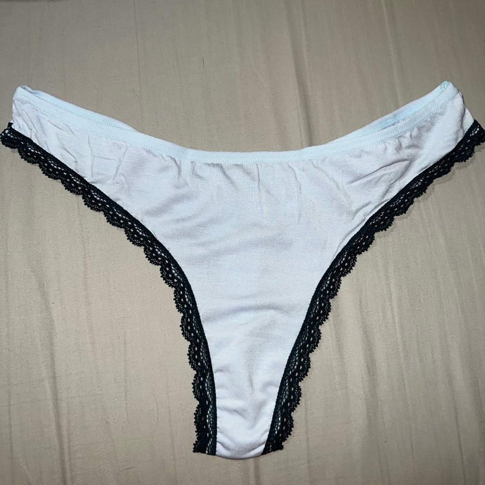 VICTORIA SECRET THONG